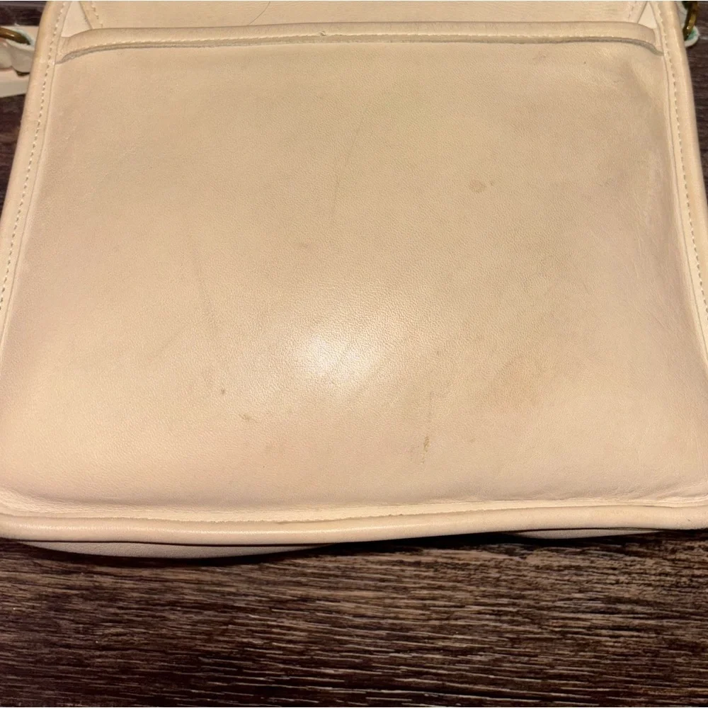Vintage COACH Tribeca 9092 Beige Leather Flap Shoulder Bag- 1998